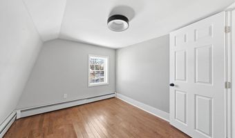 11 Boylston St, Acushnet, MA 02743