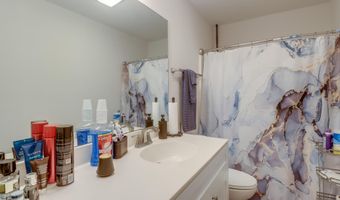 2082 Juniper Dr, Biloxi, MS 39532