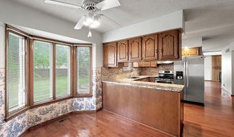 4628 N Farmstead Ct, Bel Aire, KS 67220