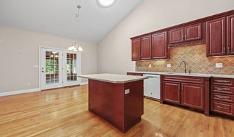 11 Village Ct 11, Colchester, CT 06415