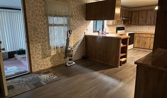 18 12th Ave W, Albia, IA 52531