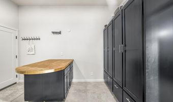 256 Snake River Dr, American Falls, ID 83211