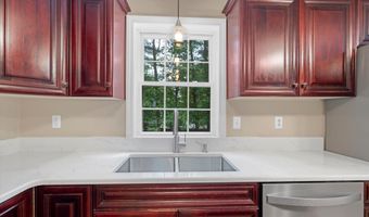 113 County Rd, Bedford, NH 03110