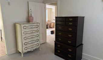44 Crest St, Middletown, RI 02842