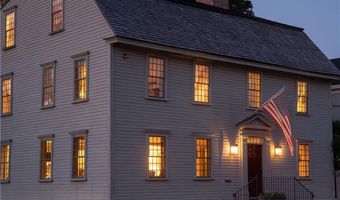 37 Marsh St, Newport, RI 02840