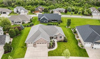 6600 N KUREY Dr, Appleton, WI 54913
