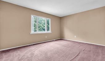33 WINDWARD Dr, Barnegat, NJ 08005