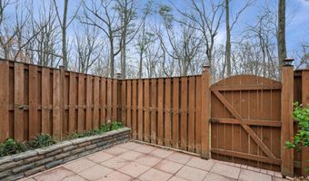 6169 WINDHAM HILL Run, Alexandria, VA 22315