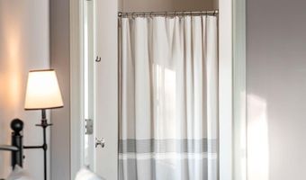 3333 N CASALOMA Dr 9, Appleton, WI 54913