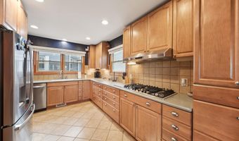 731 56th St, Des Moines, IA 50312