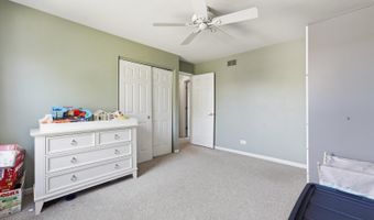 1 Regal Ct, Algonquin, IL 60102