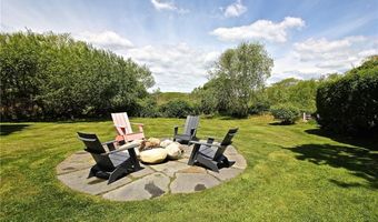 215 Coggeshall Ave, Newport, RI 02840