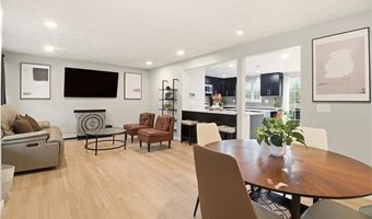 580 Old Main St, Coventry, RI 02816