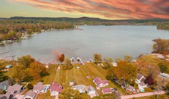 3310 Dumont Lake Dr, Allegan, MI 49010