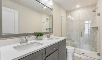 21 Brentwood Cir 21, Danbury, CT 06810
