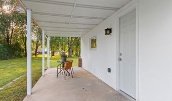 1833 N OWAISSA St, Appleton, WI 54911