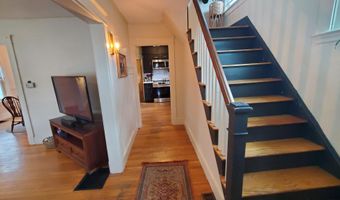 84 14th St, Bangor, ME 04401