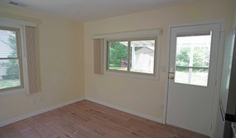 1052 N Maple Rd, Ann Arbor, MI 48103