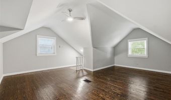9860 Berwick Dr, Affton, MO 63123