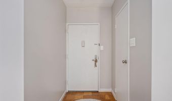 4141 N HENDERSON Rd 702, Arlington, VA 22203