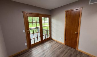 204 7TH St W, Andalusia, IL 61232