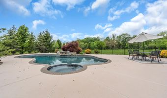 4 Ridgeview Way, Allentown, NJ 08501