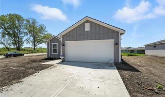 1665 N Grayhawk Dr, Basehor, KS 66007