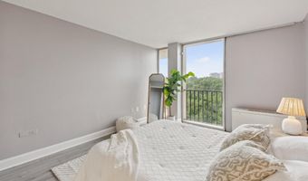 4600 S FOUR MILE RUN Dr 718, Arlington, VA 22204