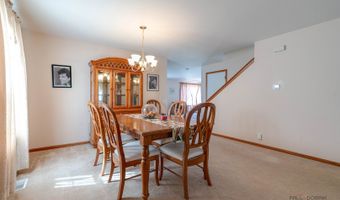 1094 Holly Dr, Antioch, IL 60002