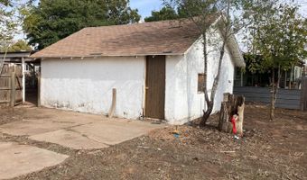 611 12th St, Abernathy, TX 79311