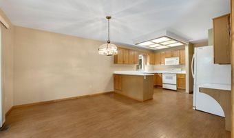 102 Peggy Ln, Avilla, IN 46710