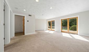 30 Dutchess Dr, Cranston, RI 02921