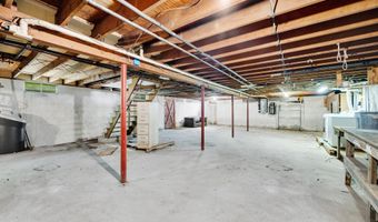 6 Victoria Dr, Colchester, CT 06415