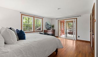 12 Lord Jeffrey Dr, Amherst, NH 03031
