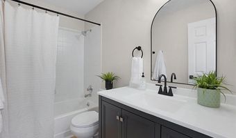 1440 Cedar Bluff Dr, Ballwin, MO 63021