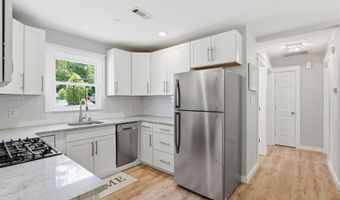 906 Cedar Ct, Aberdeen, NC 28315