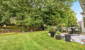8 Meadowbrook Aly, Barnegat, NJ 08005