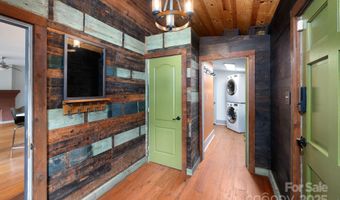 11 Cullowhee St, Asheville, NC 28801