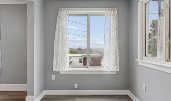 127 Broad St, Auburn, ME 04210
