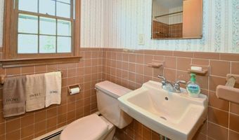 4 Applecrest Rd, Andover, MA 01810