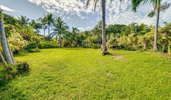 1004 N Honokala Rd B, Haiku, HI 96708