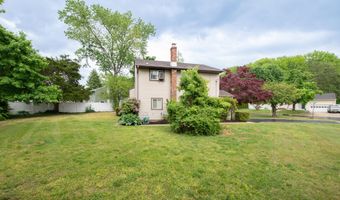 540 Sherman Ave, Belford, NJ 07718