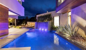 21 Drifting Shadow Way, Las Vegas, NV 89135