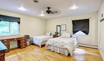 89 Regina Rd, Airmont, NY 10952