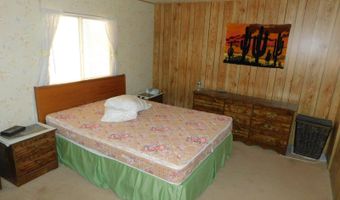 42770 Winema Dr, Bouse, AZ 85325