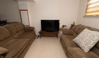 727 E Woodbridge Ave E, Avenel, NJ 07001