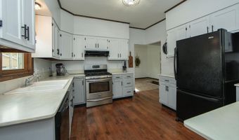 918 1st Ave, Ackley, IA 50601