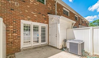 1215 Green Oaks Ln H, Charlotte, NC 28205