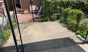 231 N Peach St, Allentown, PA 18102