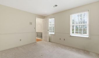 95 Hitching Post Ln, Bedford, NH 03110